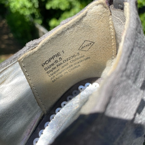 Rampage-gray ankle bootie 9.5 worn once. ruffle, zippered back - Picture 11 of 16